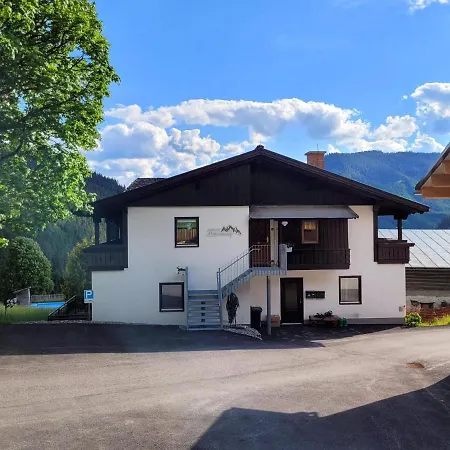 Muehlebnerhof *